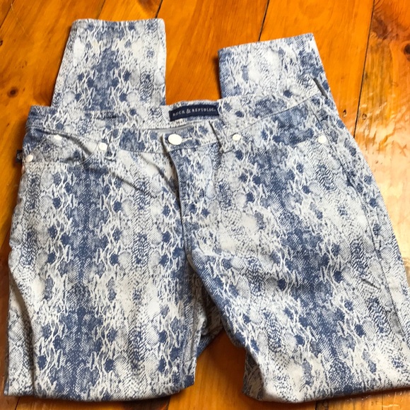 Rock & Republic Denim - Rock & Republic Skinny Jeans w/Distressed Print